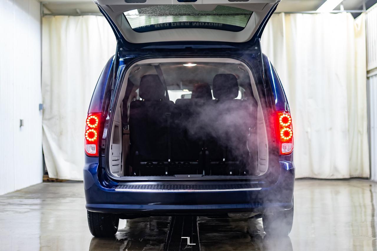 2017 Dodge Grand Caravan SE Plus Red Deer AB