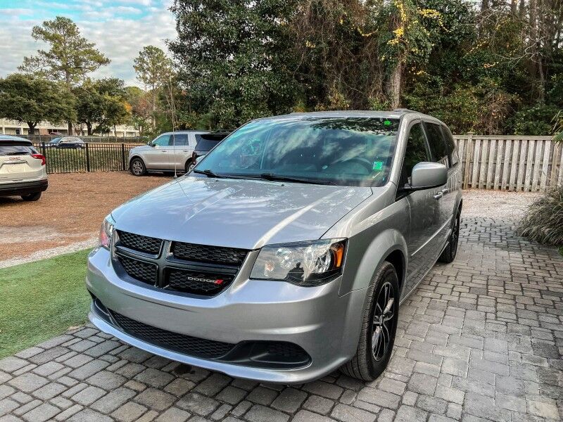 2017 Dodge Grand Caravan SE Plus photo 4