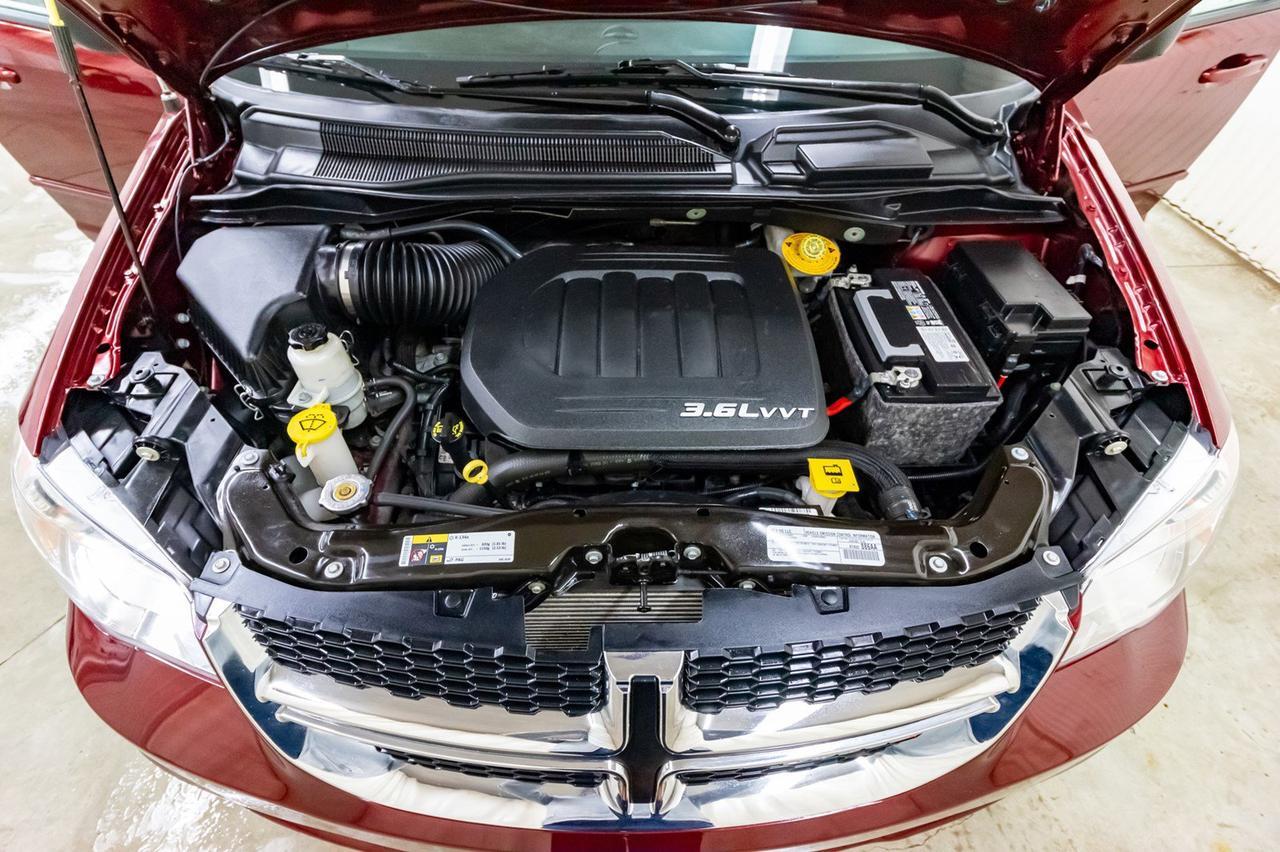 2017 Dodge Grand Caravan SXT DVD BCam Red Deer AB