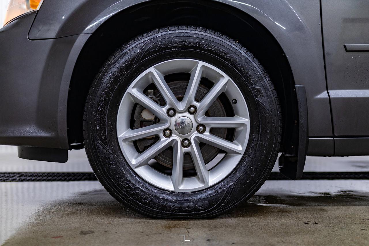 2017 Dodge Grand Caravan SXT Plus BCam TV Red Deer AB