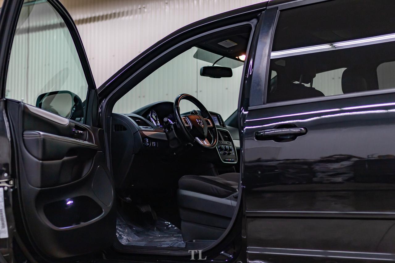 2017 Dodge Grand Caravan SXT Plus BCam TV Red Deer AB