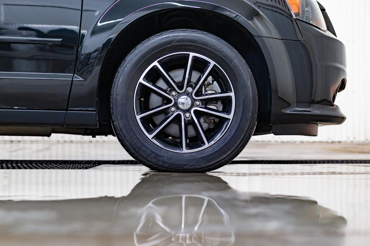 2017 Dodge Grand Caravan SXT Plus BCam TV Red Deer AB