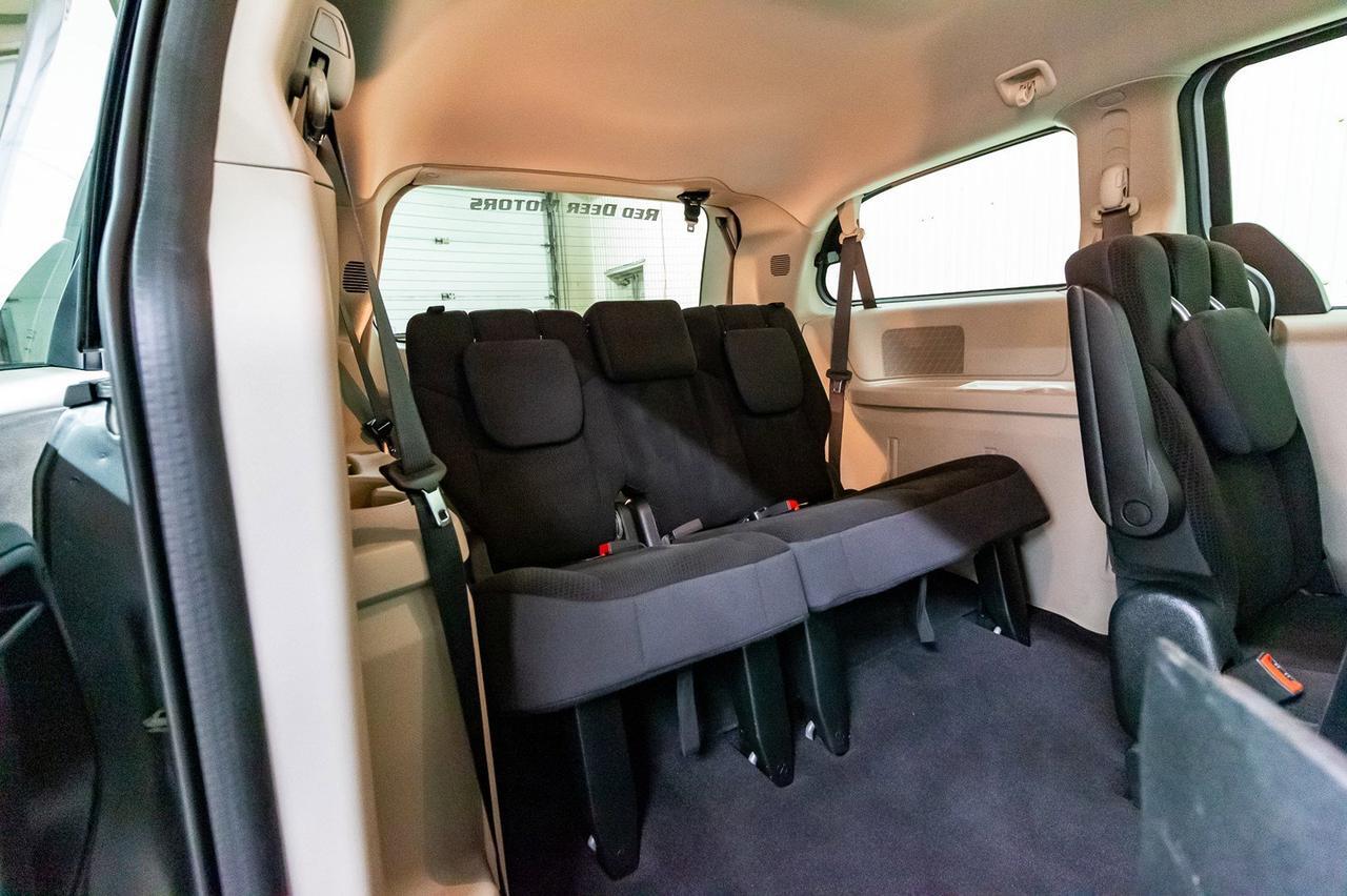 2017 Dodge Grand Caravan SXT Plus Nav BCam Red Deer AB