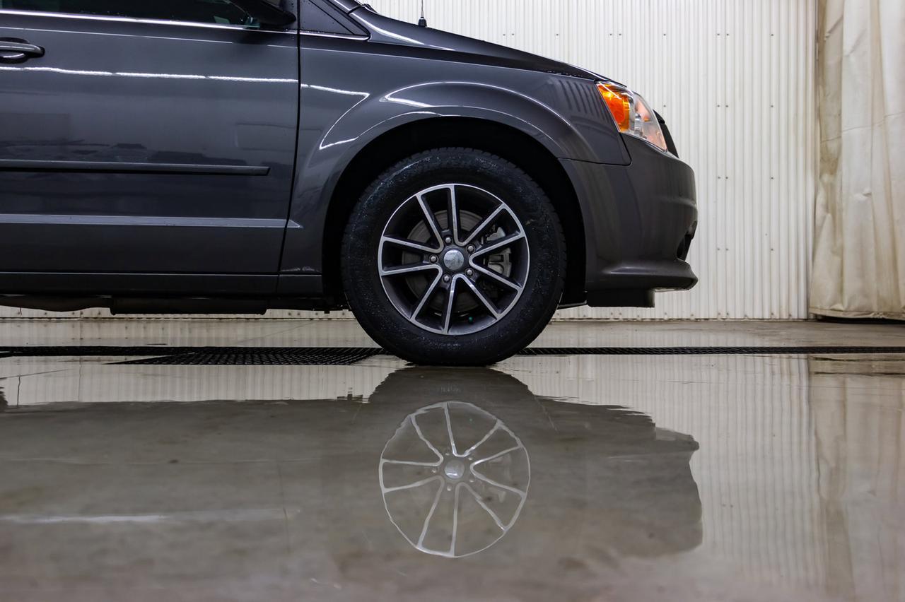 2017 Dodge Grand Caravan SXT Premium Plus Leather Nav DVD Red Deer AB