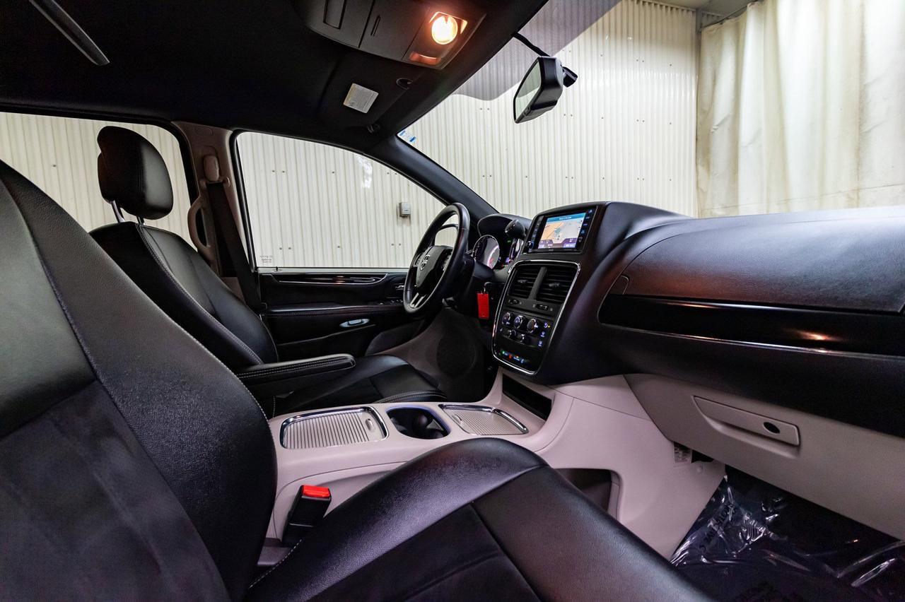 2017 Dodge Grand Caravan SXT Premium Plus Nav DVD Red Deer AB