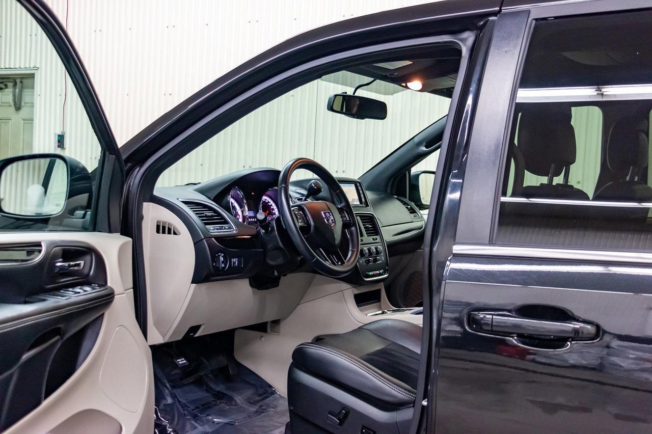 2017 Dodge Grand Caravan SXT Premium Plus Nav DVD Red Deer AB
