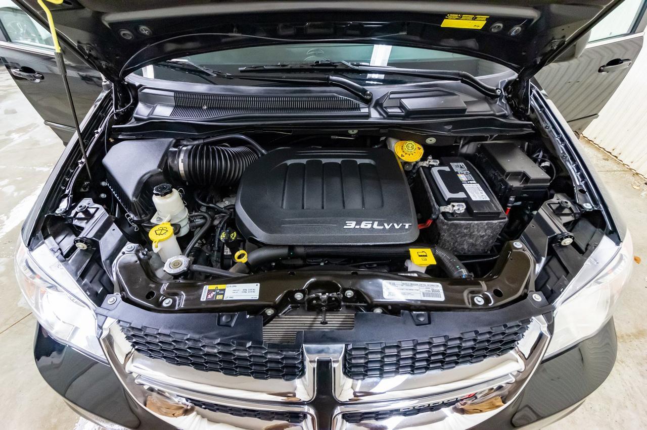 2017 Dodge Grand Caravan SXT Premium Plus Nav DVD Red Deer AB