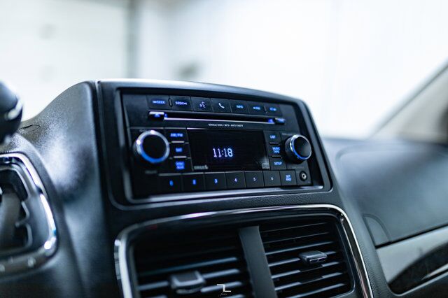 2017 Dodge Grand Caravan SXT Stow N&apos; Go Red Deer AB