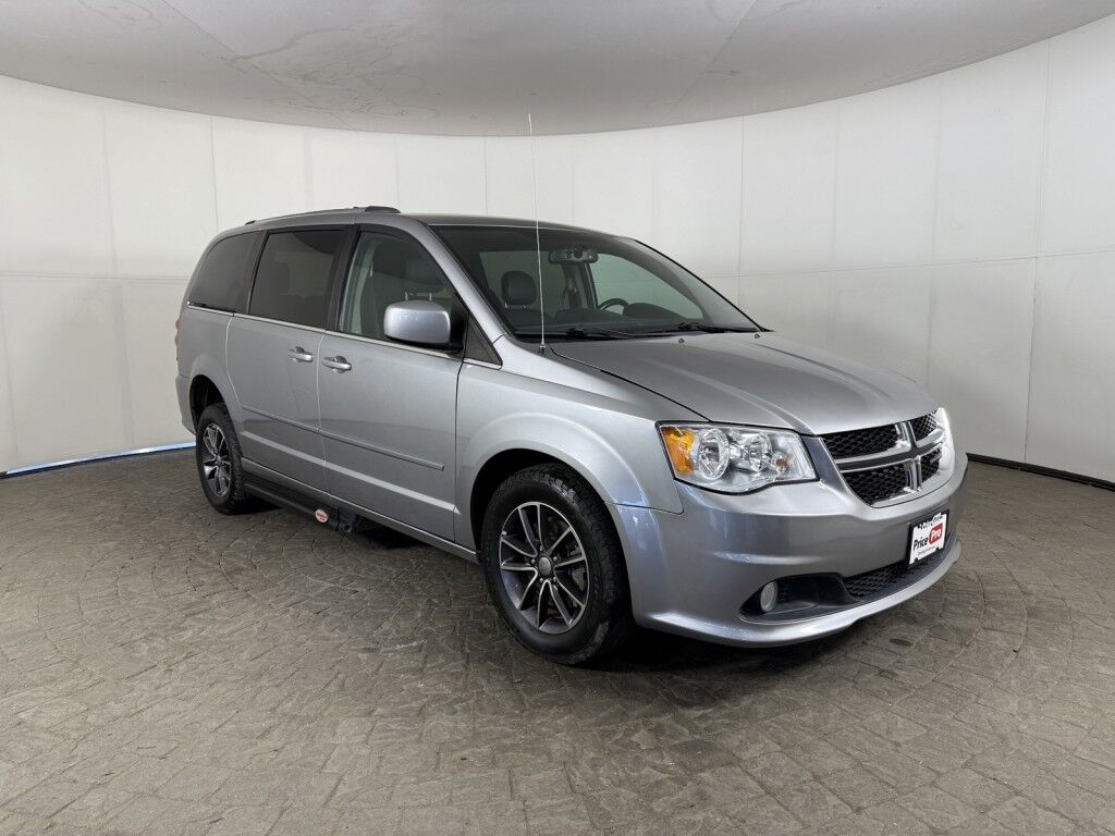 2017 Dodge Grand Caravan SXT w/Wheelchair Ramp Maumee OH