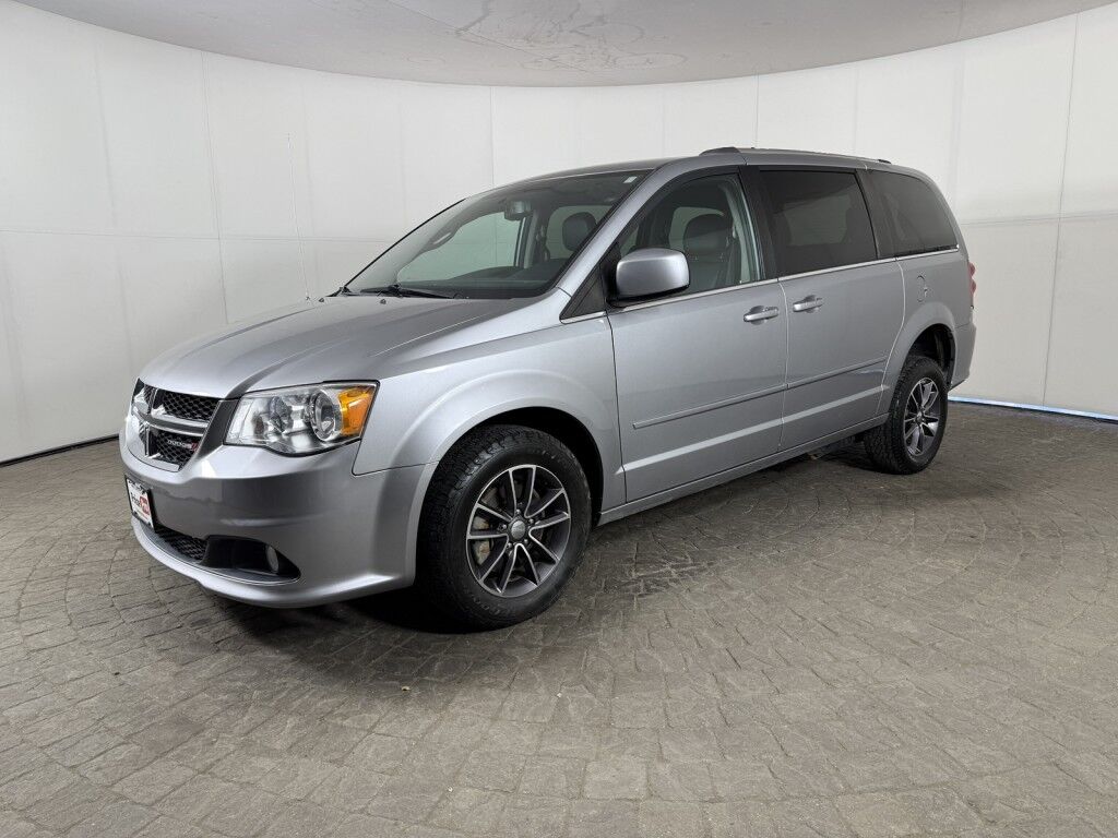 2017 Dodge Grand Caravan SXT w/Wheelchair Ramp Maumee OH