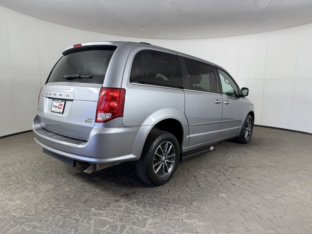 2017 Dodge Grand Caravan SXT w/Wheelchair Ramp Maumee OH