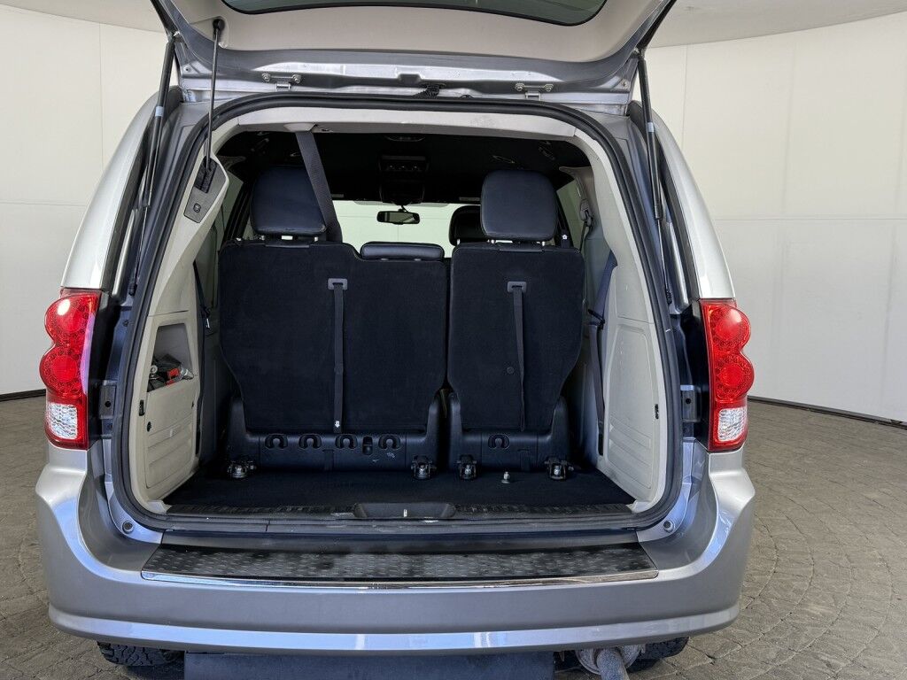 2017 Dodge Grand Caravan SXT w/Wheelchair Ramp Maumee OH
