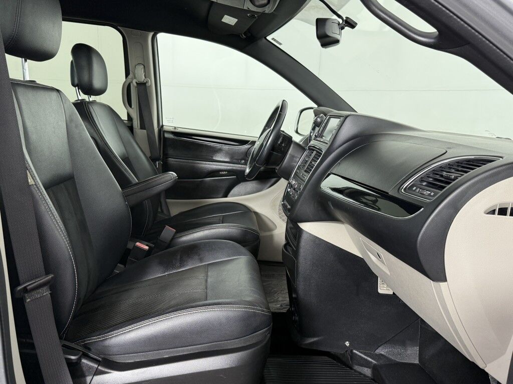2017 Dodge Grand Caravan SXT w/Wheelchair Ramp Maumee OH