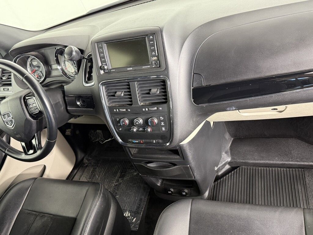 2017 Dodge Grand Caravan SXT w/Wheelchair Ramp Maumee OH