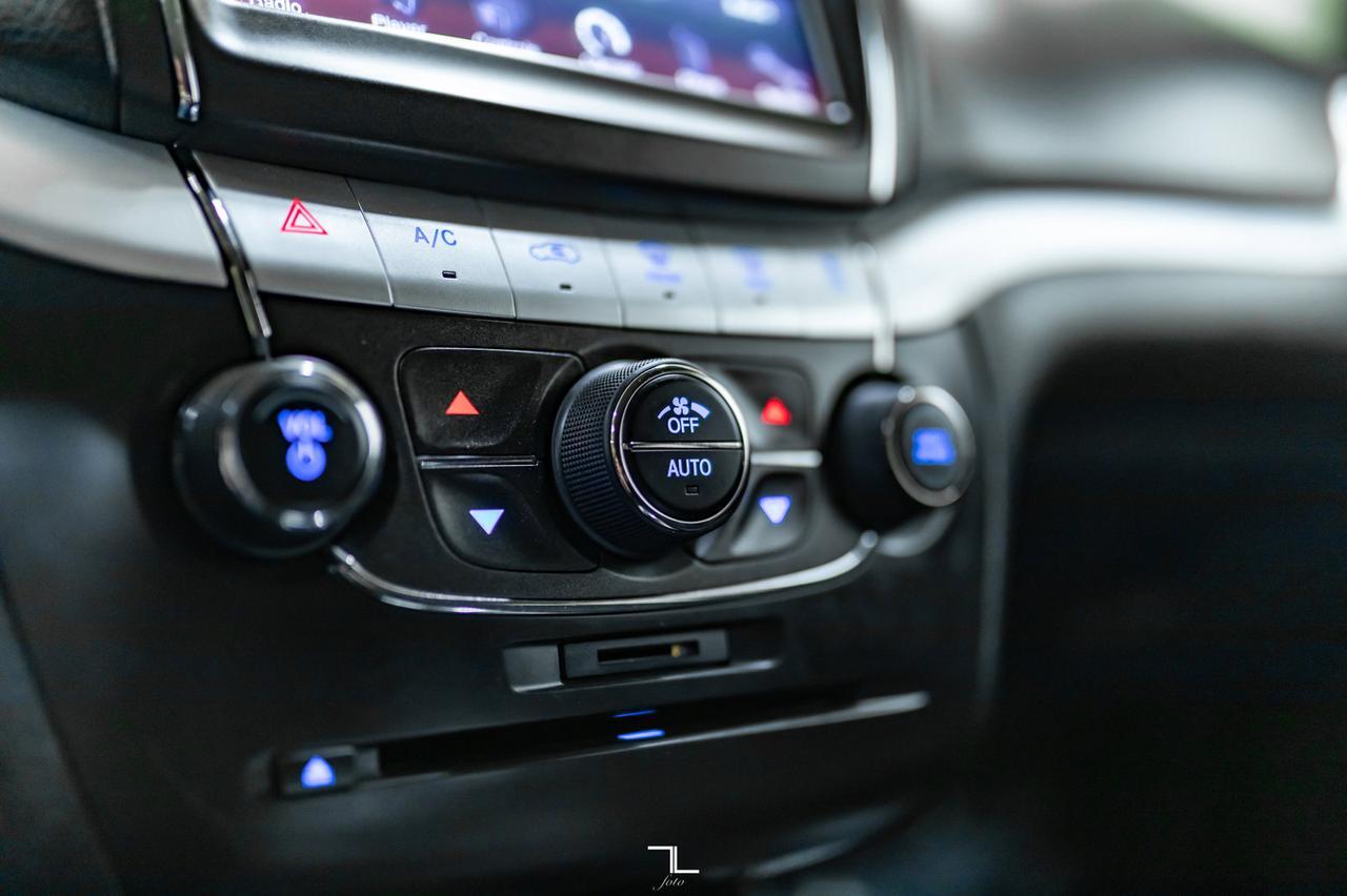 2017 Dodge Journey AWD SXT Red Deer AB