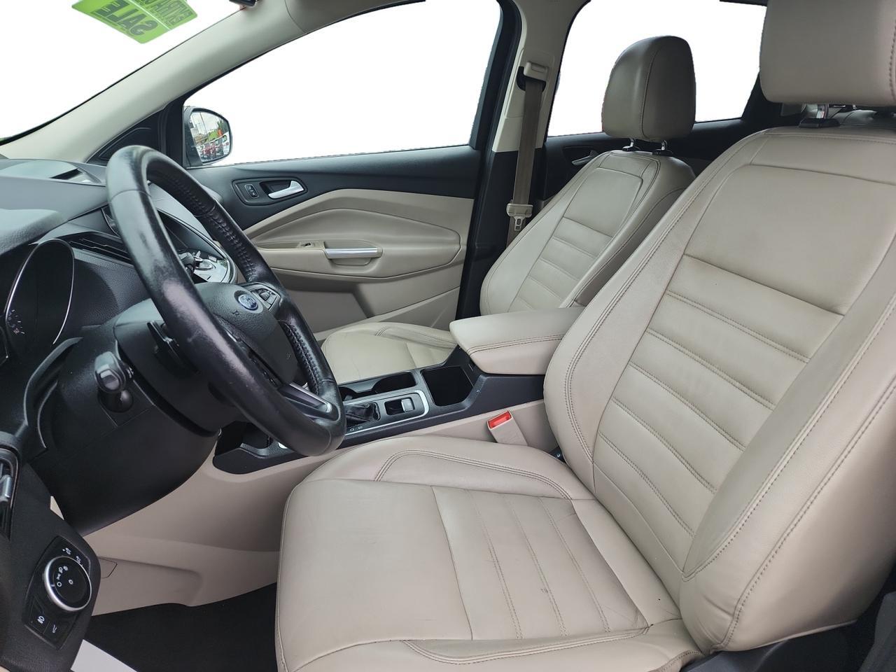2017 FORD ESCAPE TITANIUM Kansas City MO