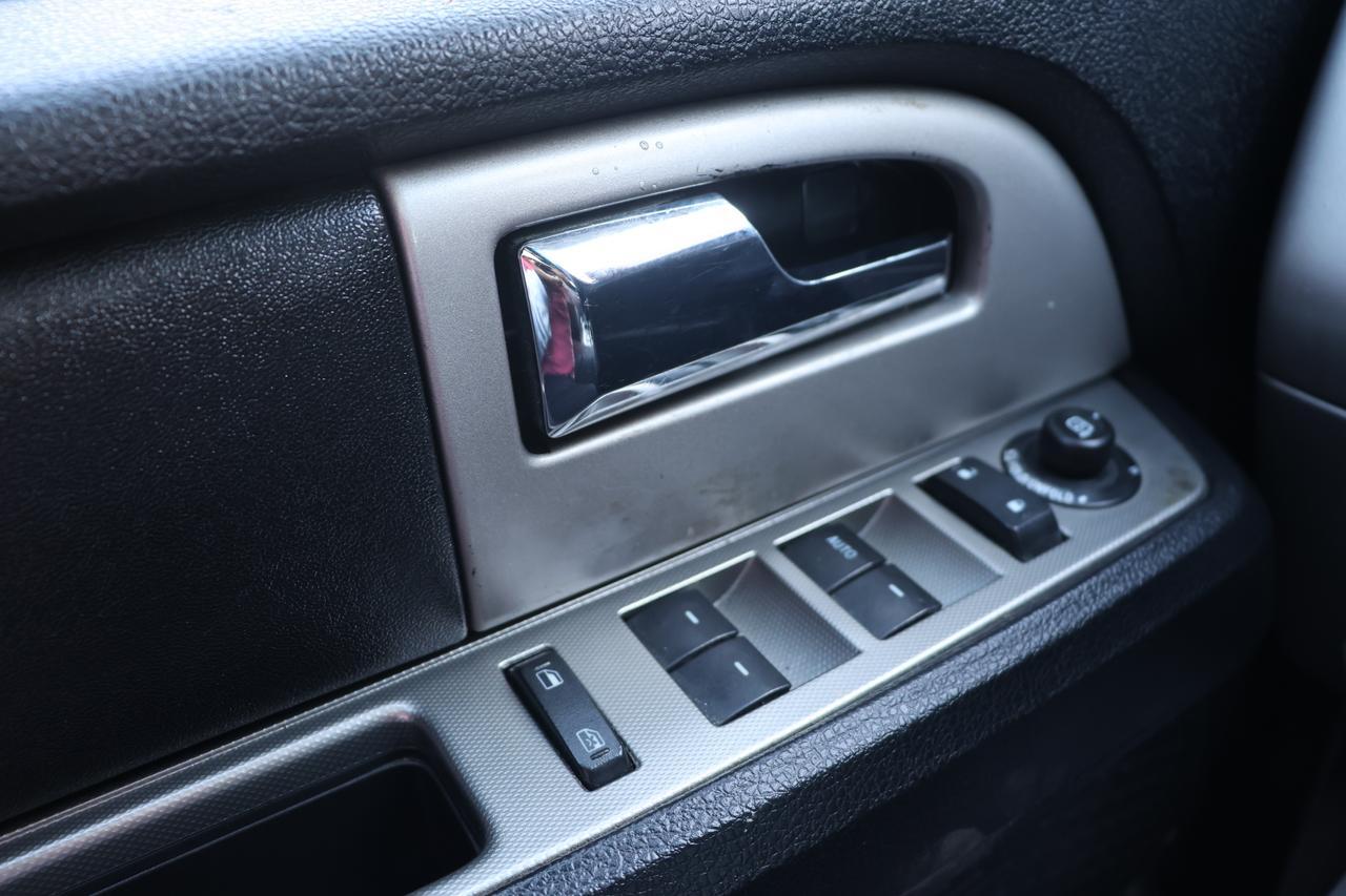 2017 FORD EXPEDITION XLT SILVER at G Motors