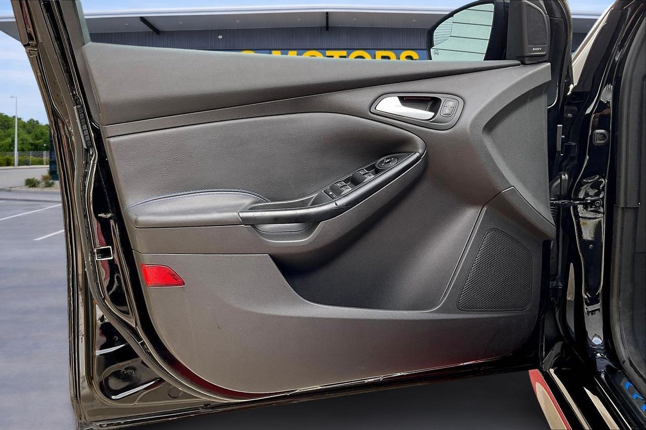 2017 FORD FOCUS RS Houston TX