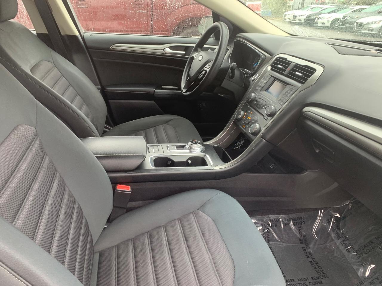 2017 FORD FUSION HYBRID SEDAN 4D SE 2.0L Austin TX