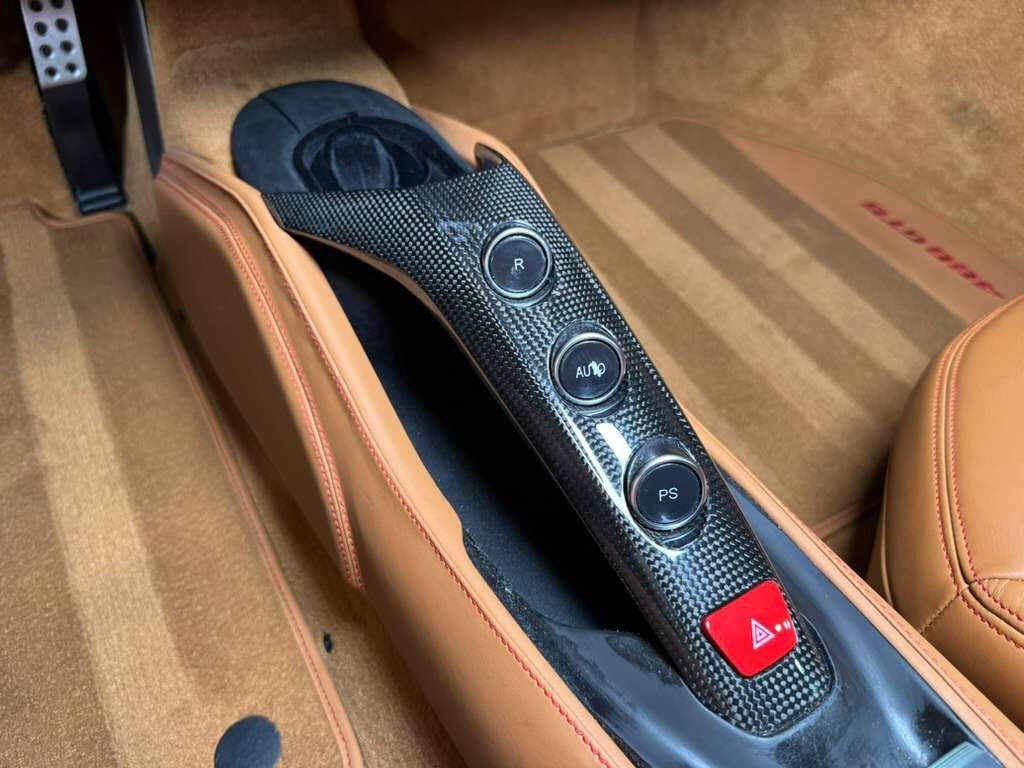 2017 Ferrari 488 GTB carbon body kit, Rosso Corsa paint, Cuoio interior, full electric seats, carbon galore & MUCH MORE!! Fort Lauderdale FL