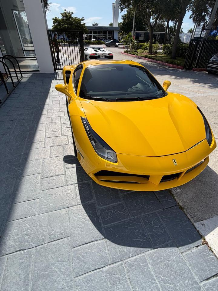 2017 Ferrari 488 Spider Base