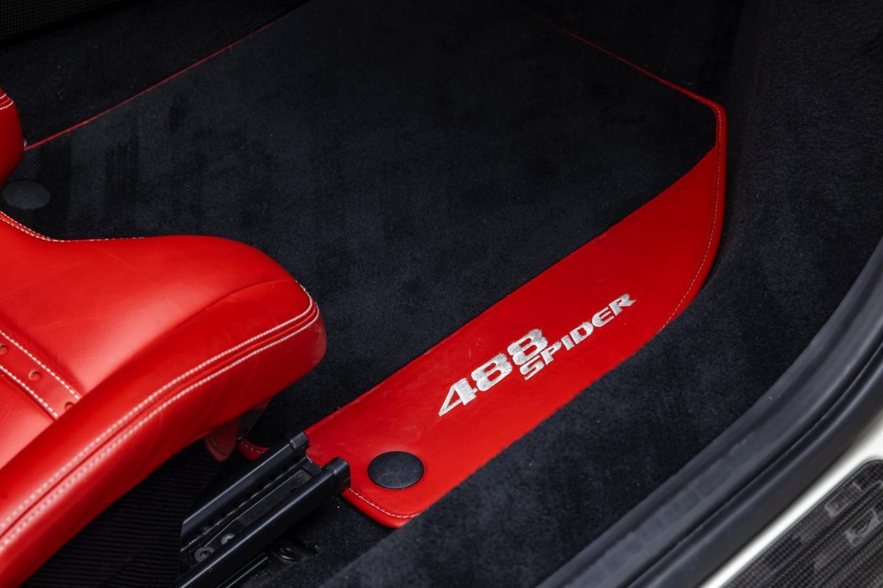 2017 Ferrari 488 GTB Base - Photo 43