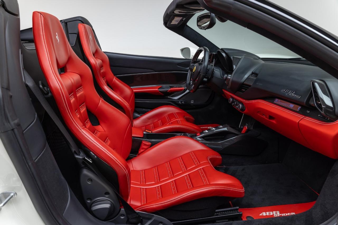 2017 Ferrari 488 GTB Base - Photo 39