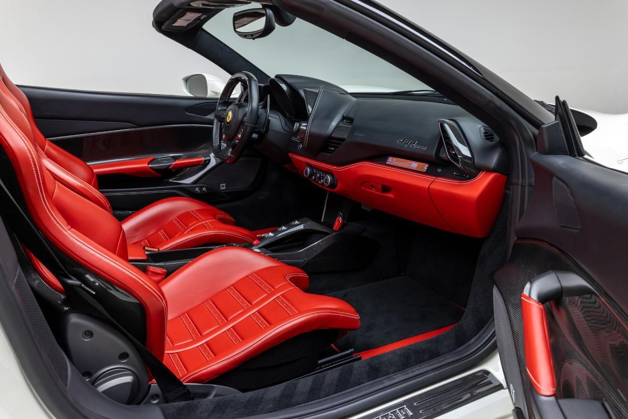 2017 Ferrari 488 GTB Base - Photo 38