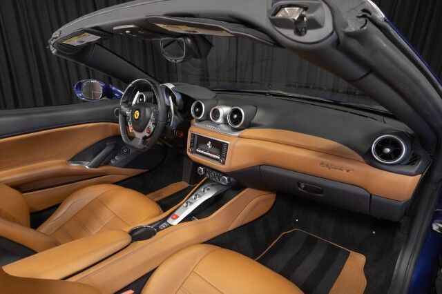 2017 Ferrari California T ($241,996 MSRP) *SPECIAL HANDLING PACKAGE* *1-OWNER* *JUST SERVI San Diego CA