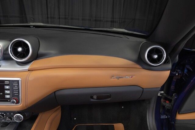 2017 Ferrari California T ($241,996 MSRP) *SPECIAL HANDLING PACKAGE* *1-OWNER* *JUST SERVICED* *TOUR DE FRANCE BLUE* San Diego CA