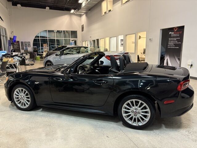 2017 Fiat 124 Spider Classica