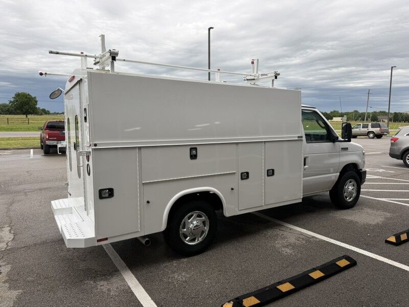 2017 Ford E-350 V10 KUV Utility Collinsville OK