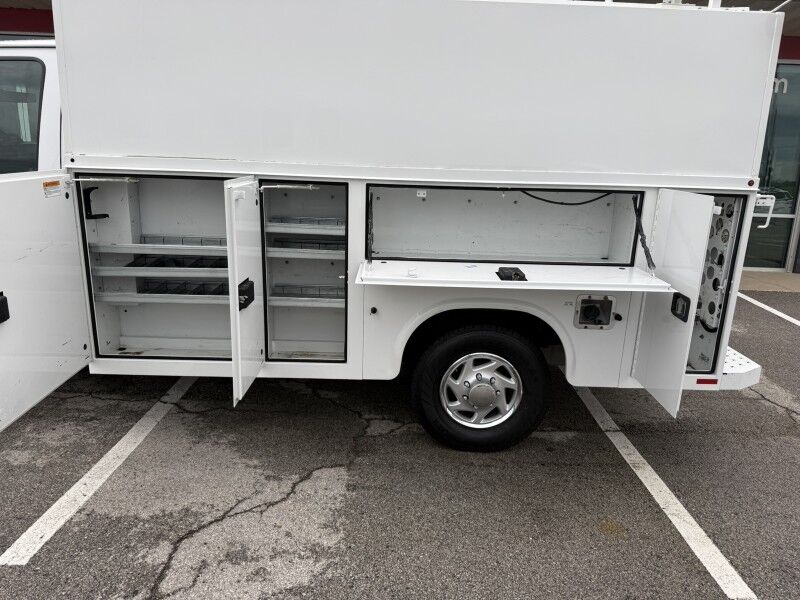 2017 Ford E-350 V10 KUV Utility Collinsville OK