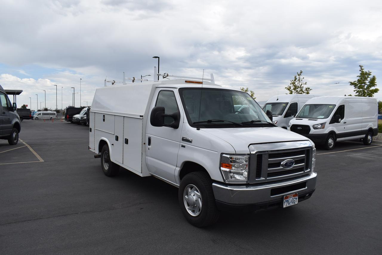 2017 Ford E-350 photo 3