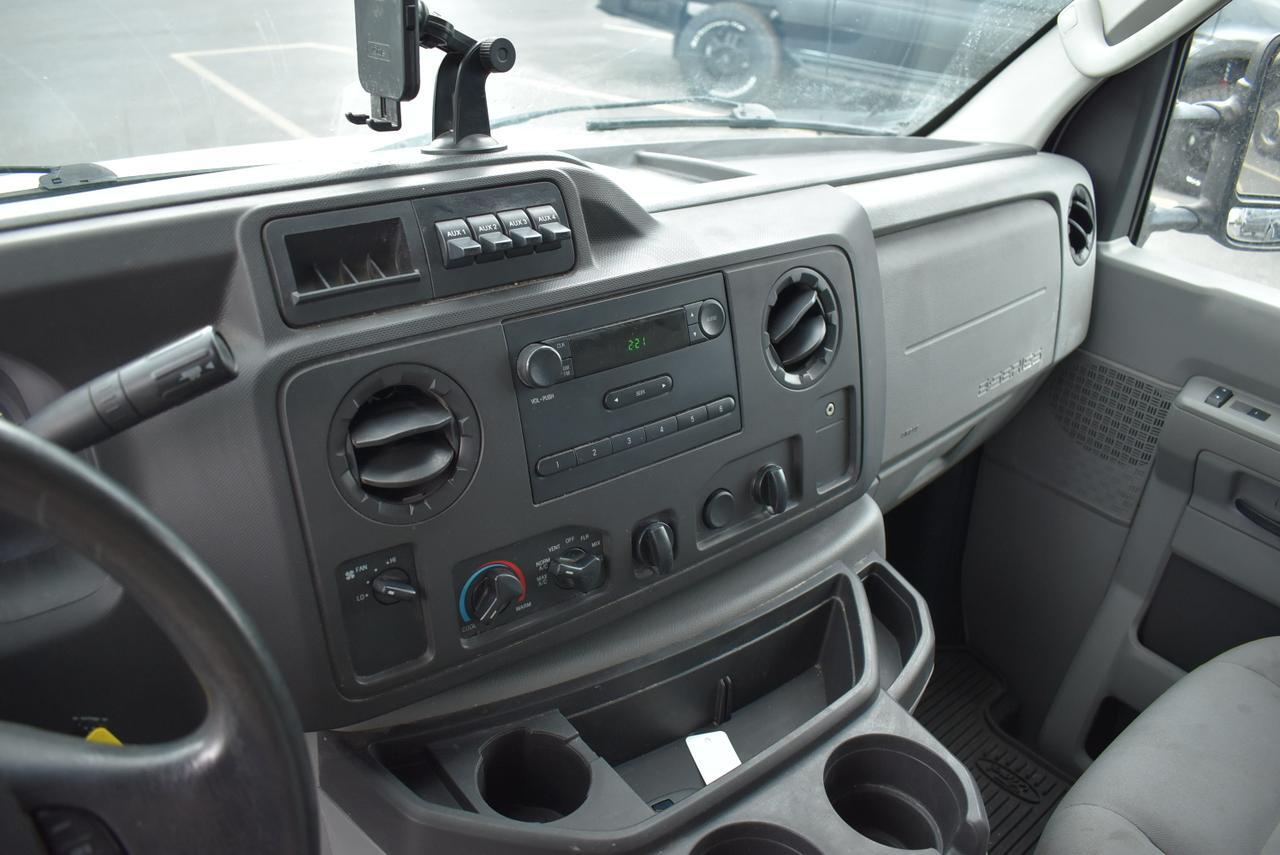 2017 Ford E-350 photo 8