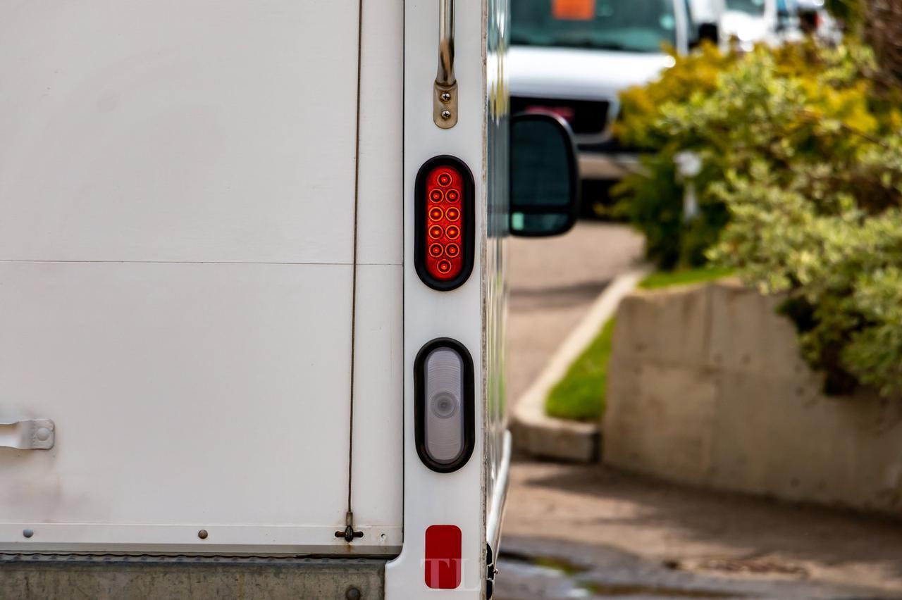 2017 Ford E-450 Cutaway 16 Ft Cube Van Red Deer AB