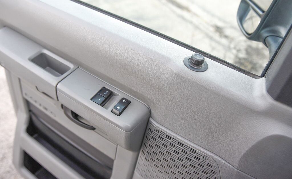 2017 Ford E-450SD Base Akron OH