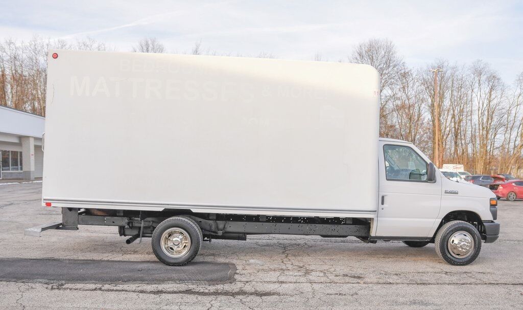 2017 Ford E-450SD Base Akron OH