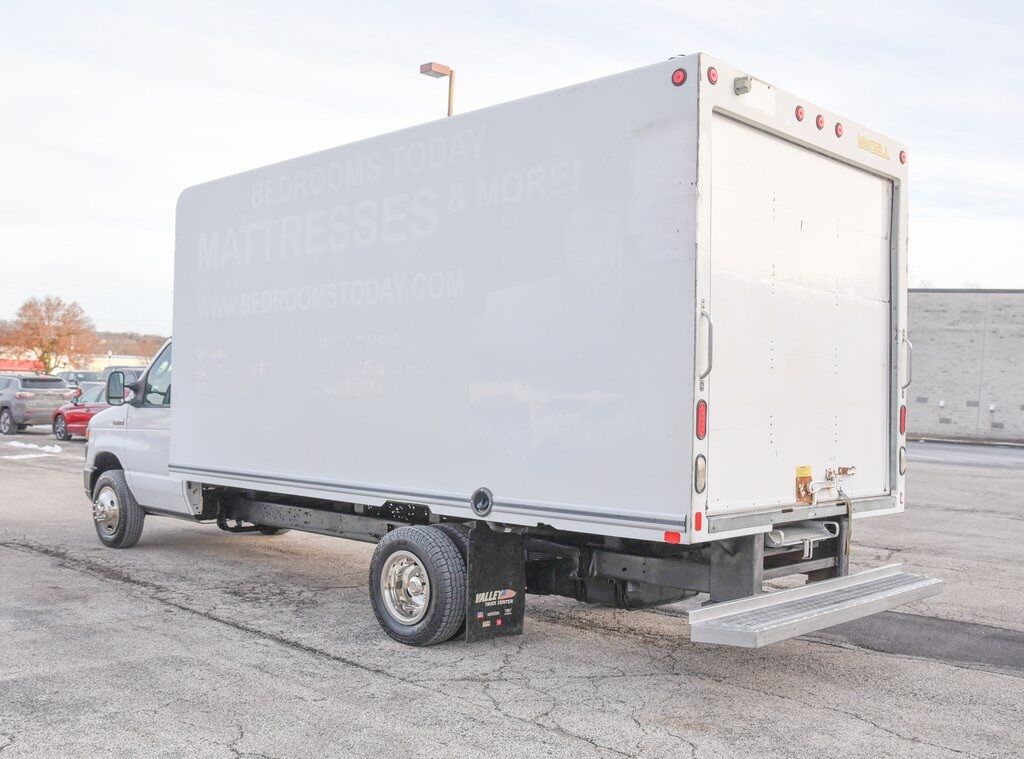 2017 Ford E-450SD Base Akron OH