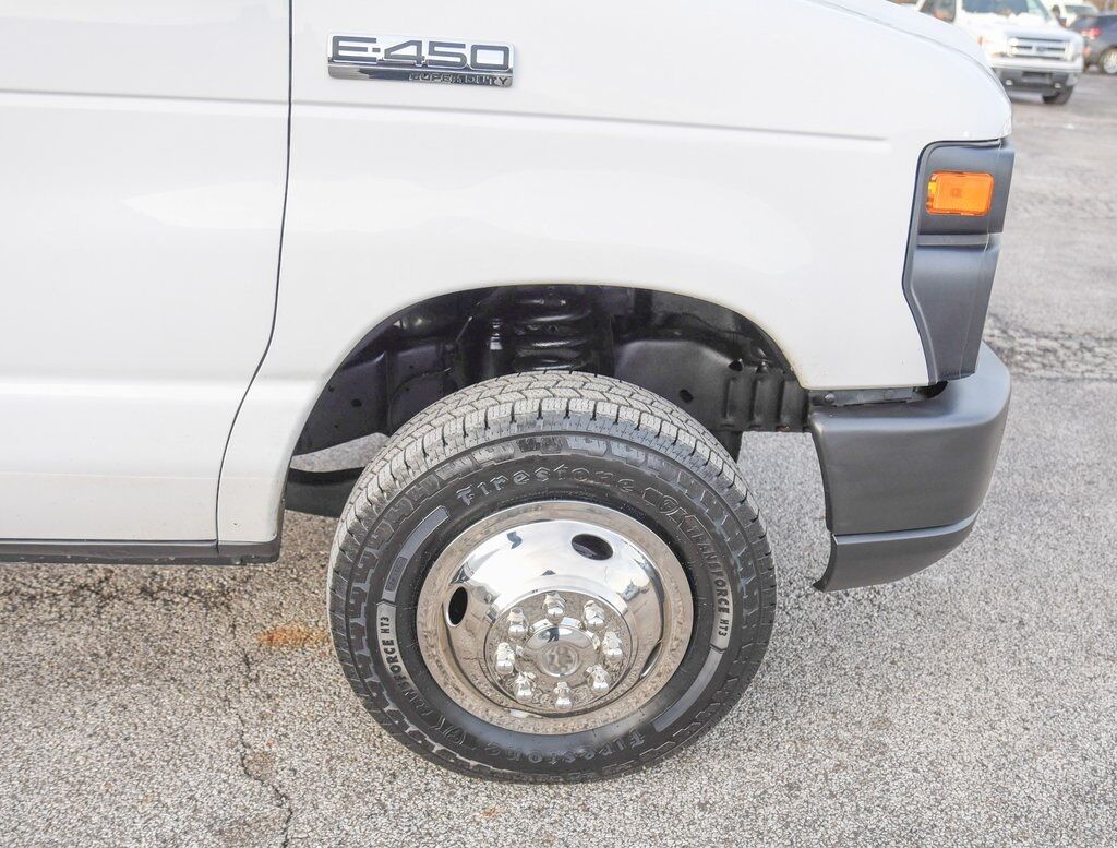 2017 Ford E-450SD Base Akron OH