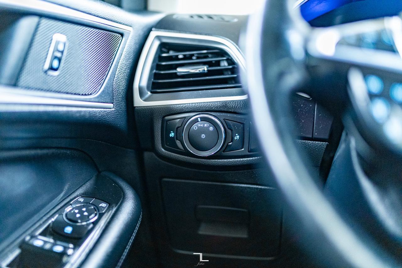 2017 Ford Edge AWD SEL Leather Roof Nav BCam Red Deer AB