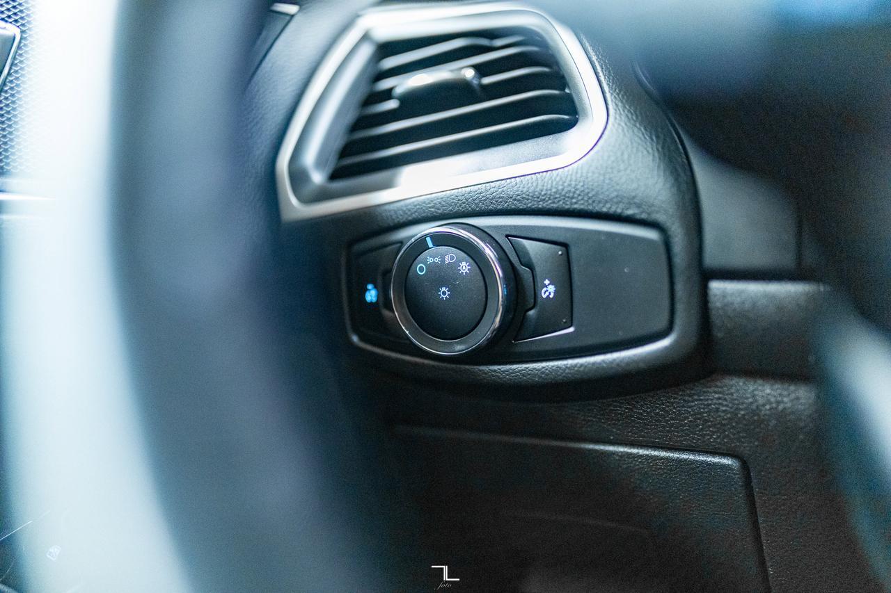 2017 Ford Edge AWD SEL Leather Roof Nav BCam Red Deer AB