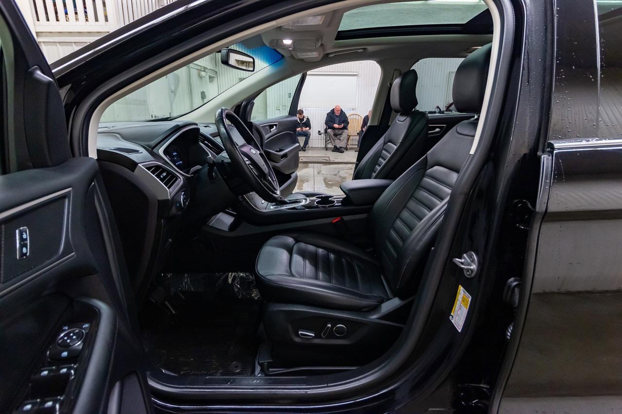 2017 Ford Edge AWD SEL Leather Roof Nav Red Deer AB