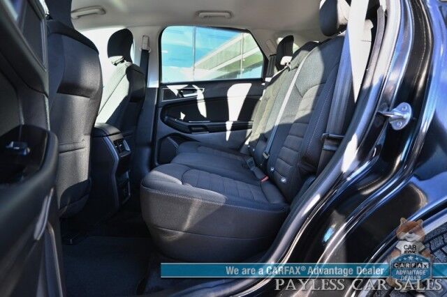 2017 Ford Edge SEL / AWD / Power Cloth Seats / Bluetooth / Back Up Camera / Cruise Control / Keyless Entry & Start / Alloy Wheels / 27 MPG / Tow Pkg / 1-Owner Anchorage AK