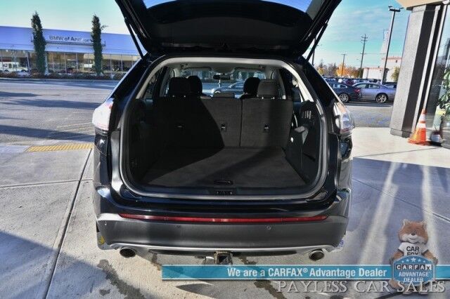 2017 Ford Edge SEL / AWD / Power Cloth Seats / Bluetooth / Back Up Camera / Cruise Control / Keyless Entry & Start / Alloy Wheels / 27 MPG / Tow Pkg / 1-Owner Anchorage AK