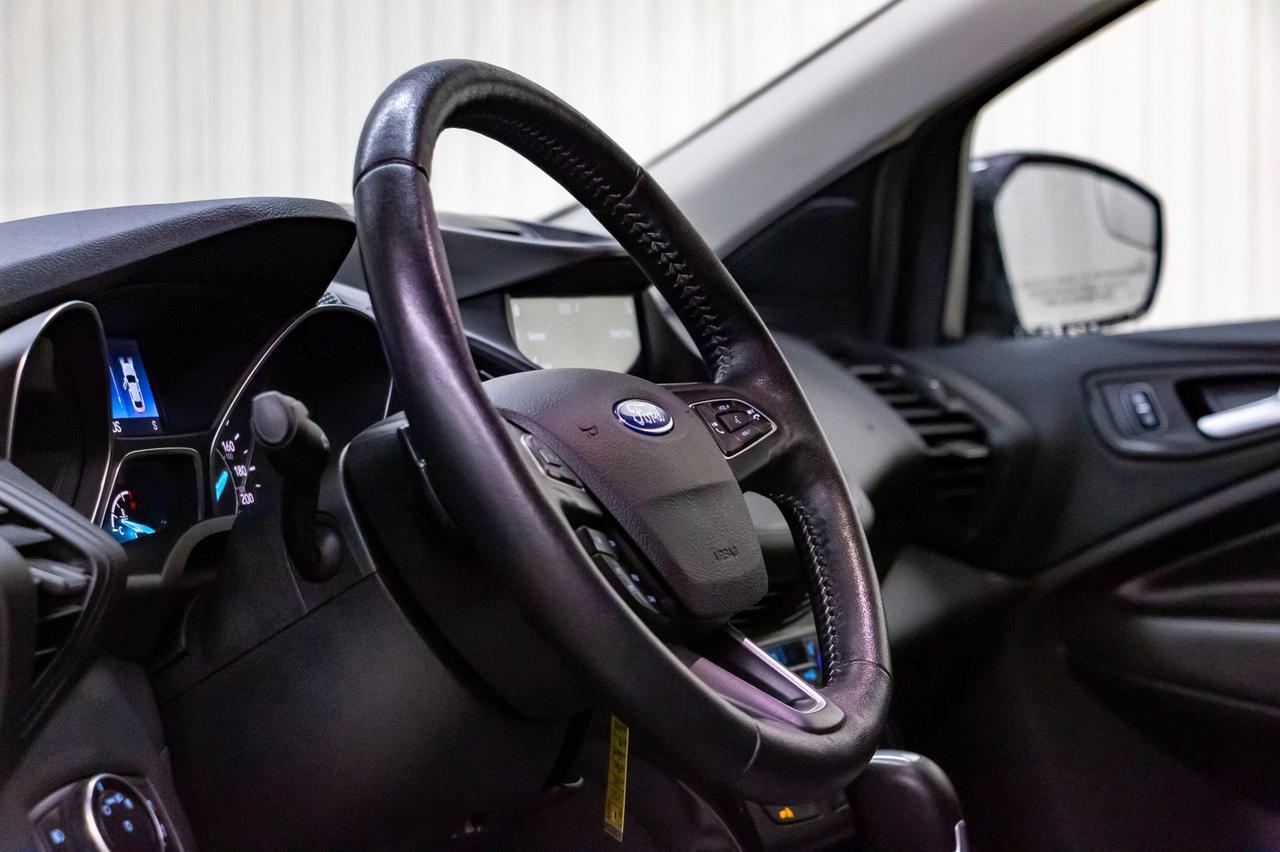 2017 Ford Escape AWD SE Appearance Pkg. Nav BCam Red Deer AB