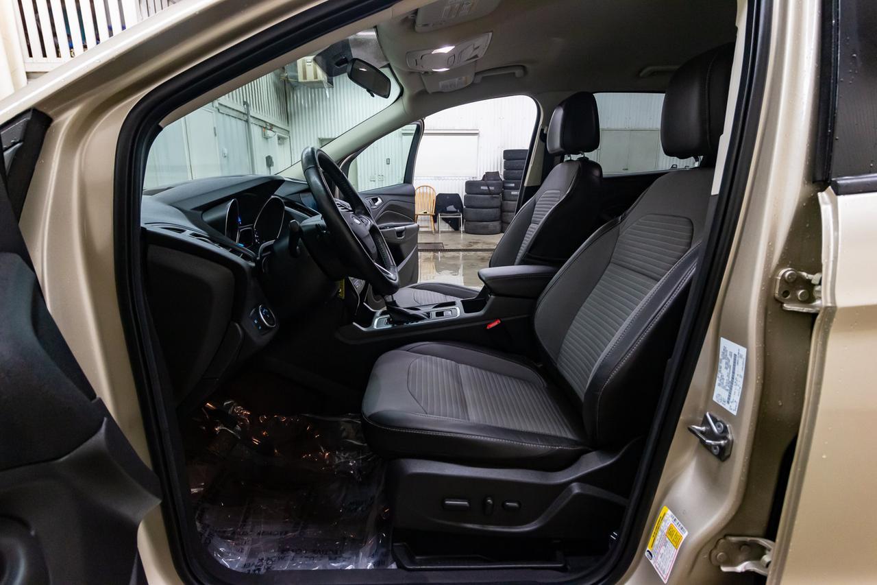2017 Ford Escape AWD SE Appearance Pkg. Nav BCam Red Deer AB