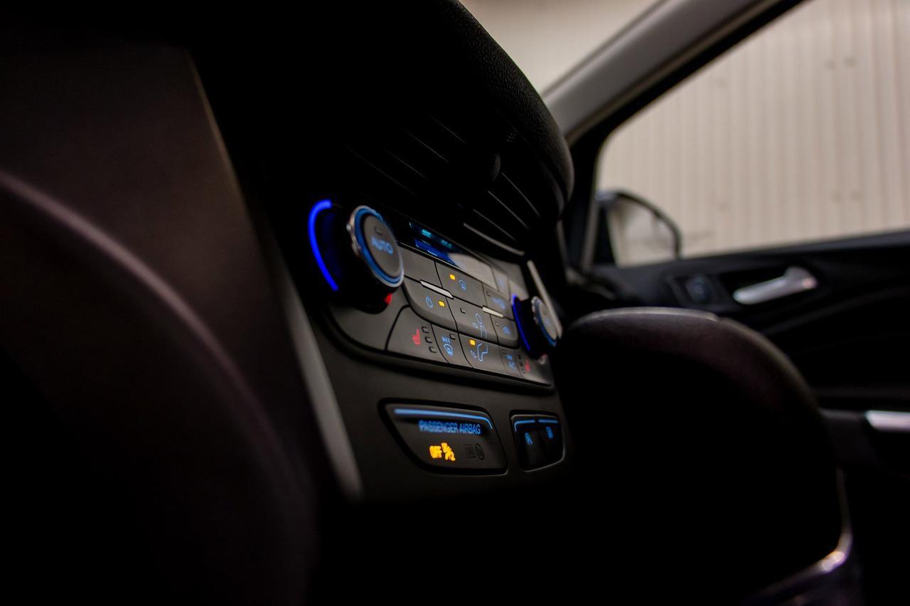 2017 Ford Escape AWD SE BCam Red Deer AB