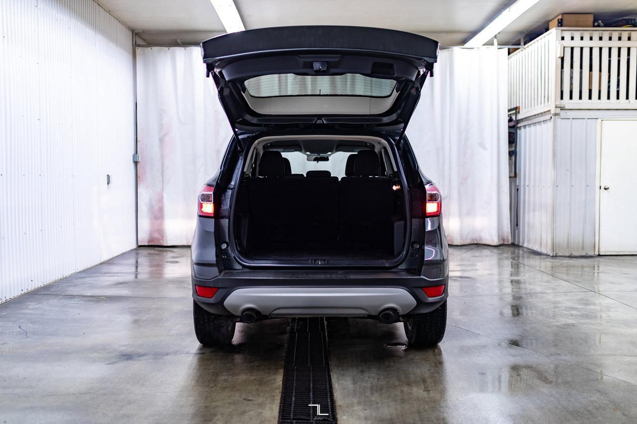 2017 Ford Escape AWD SE BCam Red Deer AB