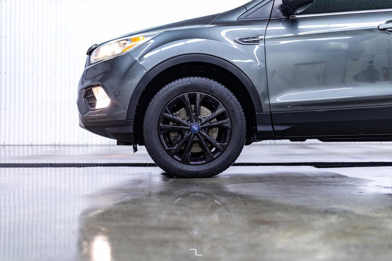 2017 Ford Escape AWD SE BCam Red Deer AB